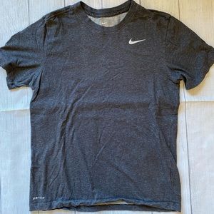 Nike DriFit tshirt. Men’s Small. Excellent condition. Smoke & Pet free home.